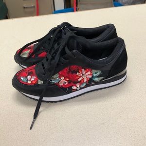 Mellow Mat Fashion tennies